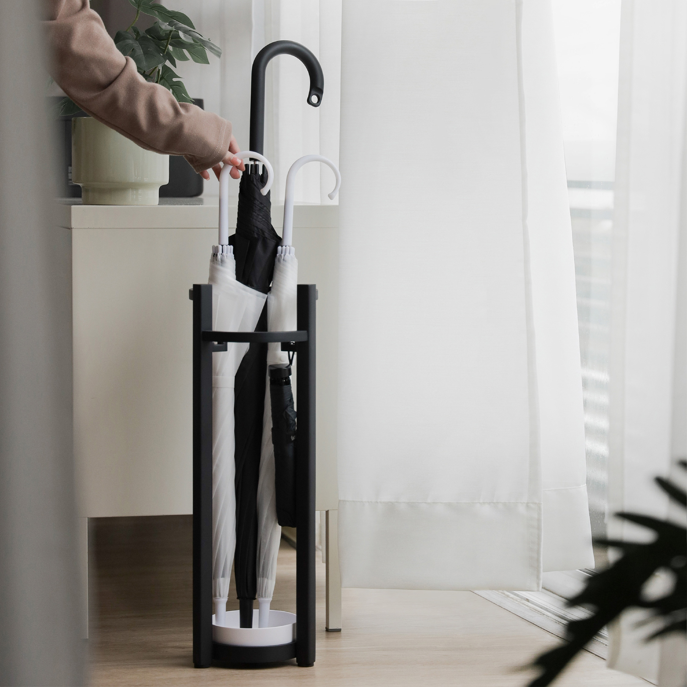 Steve | umbrella stand