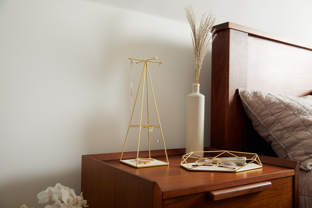 PXUB: Umbra PRISMA JWL STAND MAT BRAS