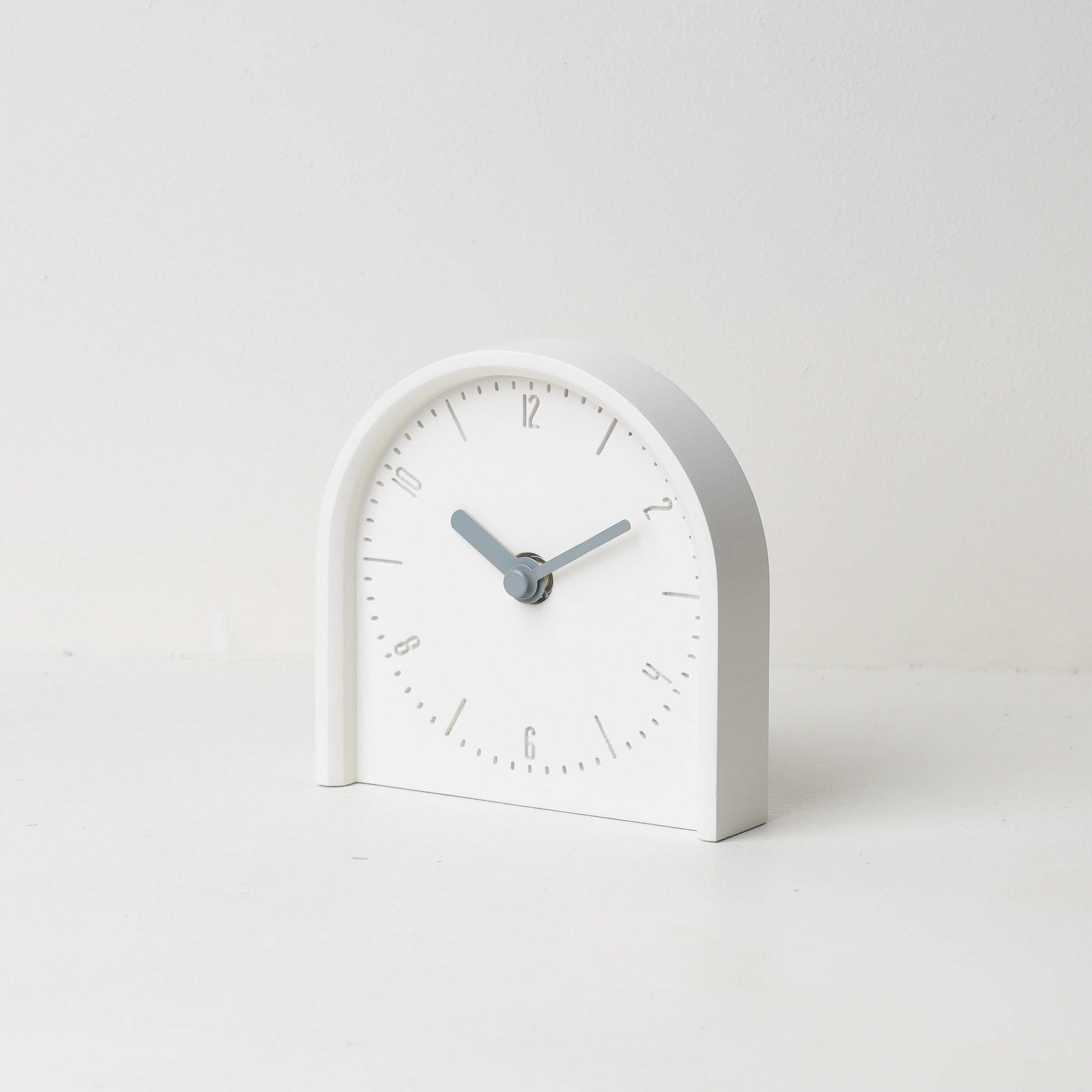 COBY-T-White B. | Grey H. wall-table clock